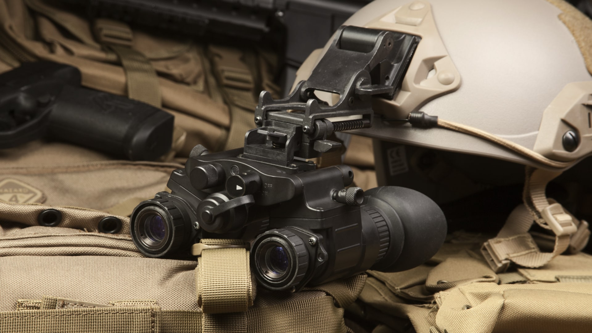 How do night vision goggles work_-min