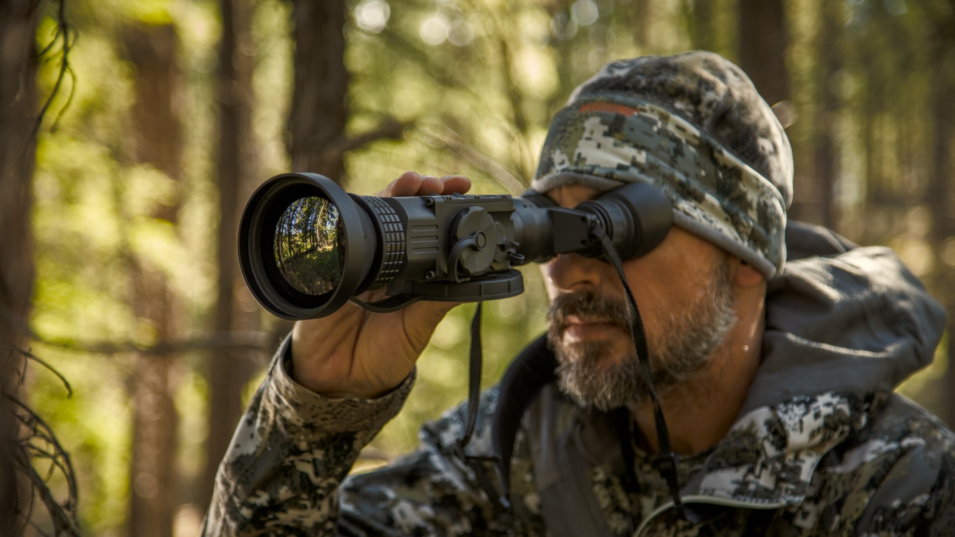 How to choose the best binoculars for hunting-min